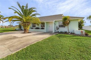 930 SW 37th LN, Cape Coral, FL 33914