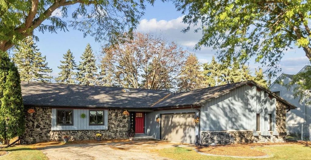 1056 JACOBSEN ROAD, Neenah, WI 54956