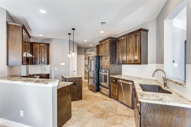 9005 Ranch Bluff Court, Benbrook, TX 76126