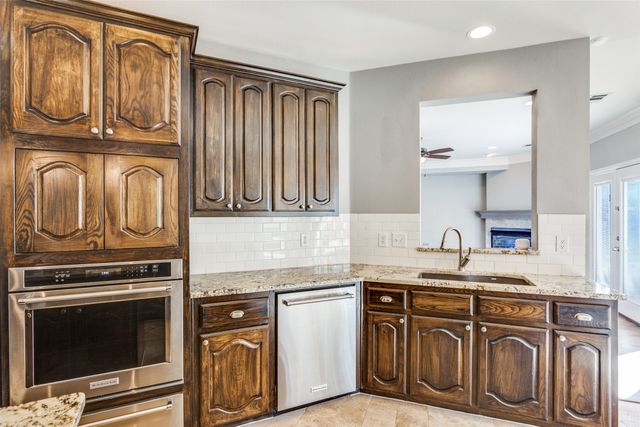 9005 Ranch Bluff Court, Benbrook, TX 76126