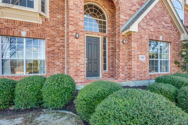 9005 Ranch Bluff Court, Benbrook, TX 76126