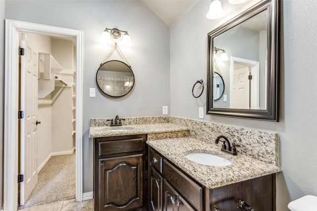 9005 Ranch Bluff Court, Benbrook, TX 76126