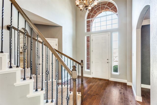 9005 Ranch Bluff Court, Benbrook, TX 76126