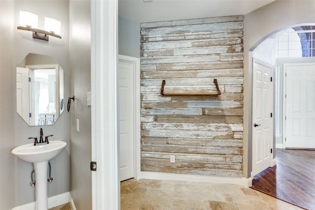 9005 Ranch Bluff Court, Benbrook, TX 76126