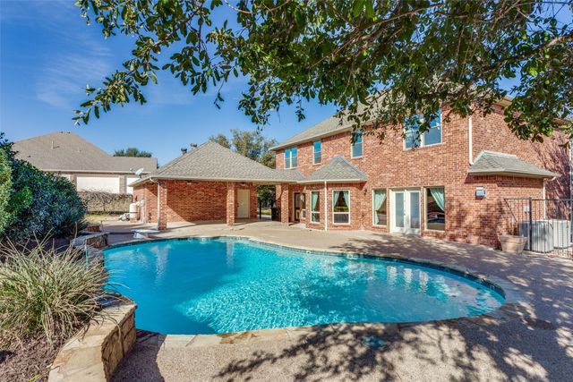 9005 Ranch Bluff Court, Benbrook, TX 76126