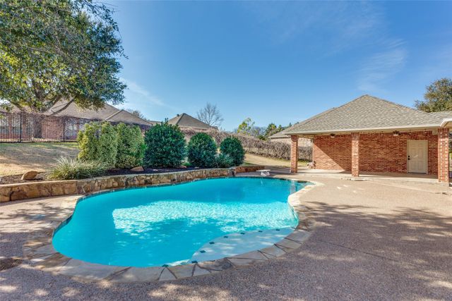 9005 Ranch Bluff Court, Benbrook, TX 76126