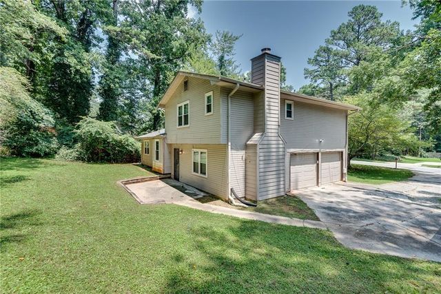 597 Field Cliff Drive, Stone Mountain, GA 30087