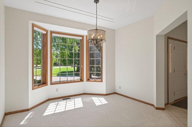 3034 Edgewater Drive, Woodbury, MN 55125