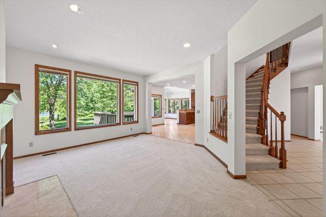 3034 Edgewater Drive, Woodbury, MN 55125