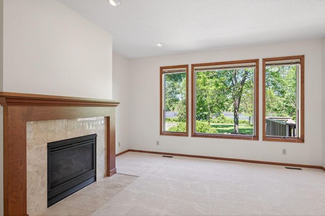 3034 Edgewater Drive, Woodbury, MN 55125