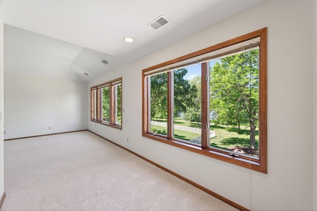 3034 Edgewater Drive, Woodbury, MN 55125