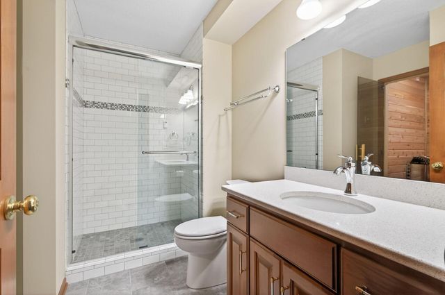3034 Edgewater Drive, Woodbury, MN 55125