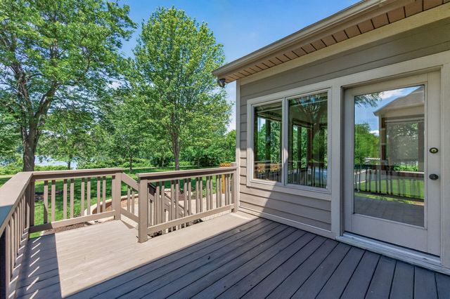 3034 Edgewater Drive, Woodbury, MN 55125