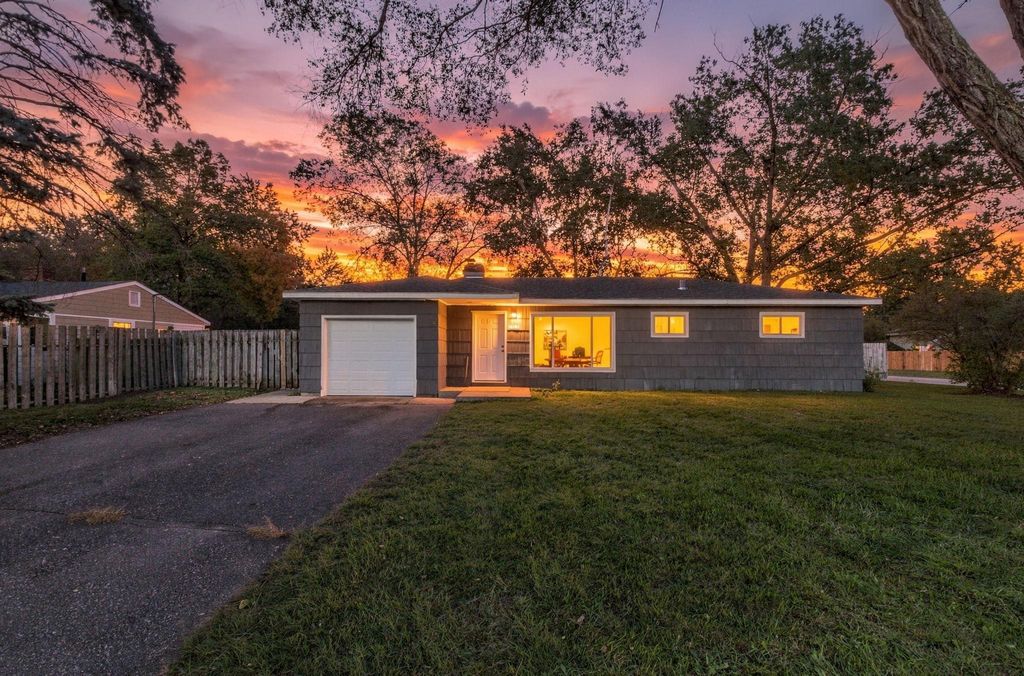 10101 Palm Street NW, Coon Rapids, MN 55433 — exterior