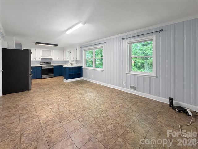 501 Rhodes Avenue, Kings Mountain, NC 28086