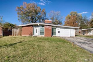 825 Derhake Road, Florissant, MO 63033
