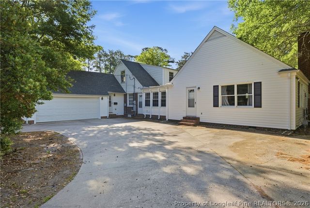 2303 N Barker Street, Lumberton, NC 28358