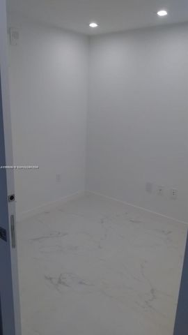 16385 Biscayne Boulevard 2020, North Miami Beach, FL 33160