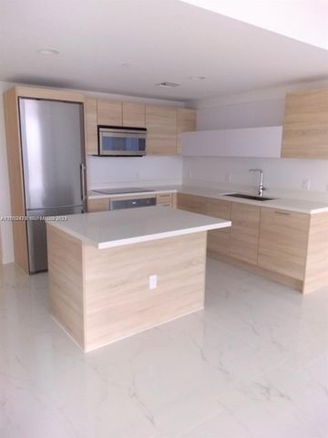 16385 Biscayne Boulevard 2020, North Miami Beach, FL 33160