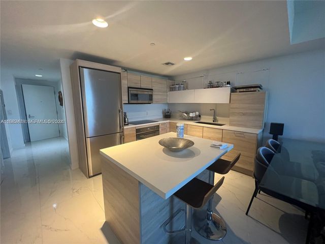 16385 Biscayne Boulevard 2020, North Miami Beach, FL 33160