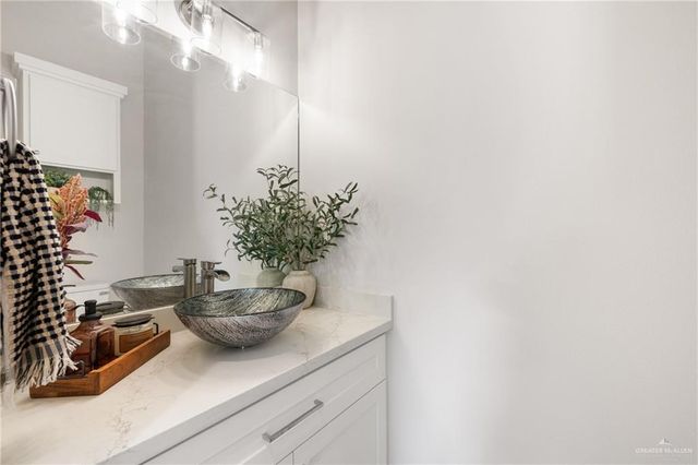 2712 E Bvlgari Drive, Edinburg, TX 78542