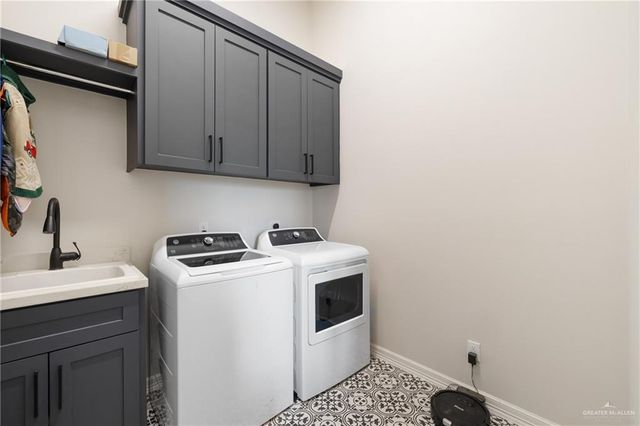 2712 E Bvlgari Drive, Edinburg, TX 78542