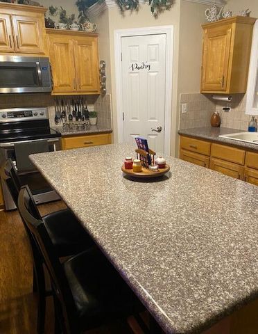 1800 Estates Drive, Grove, OK 74344