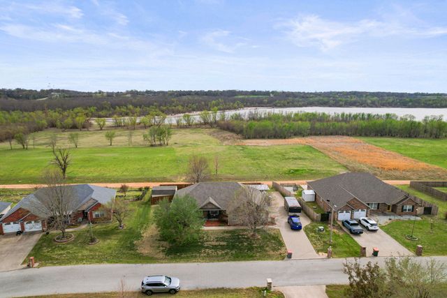 1800 Estates Drive, Grove, OK 74344