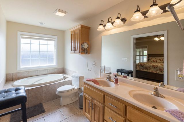 1800 Estates Drive, Grove, OK 74344