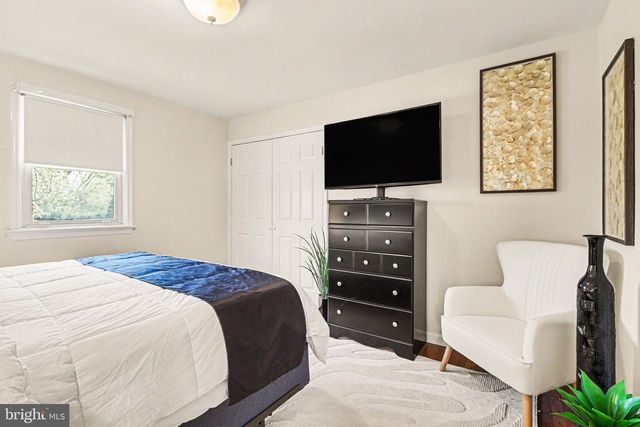 913 STEHMAN RD, Millersville, PA 17551