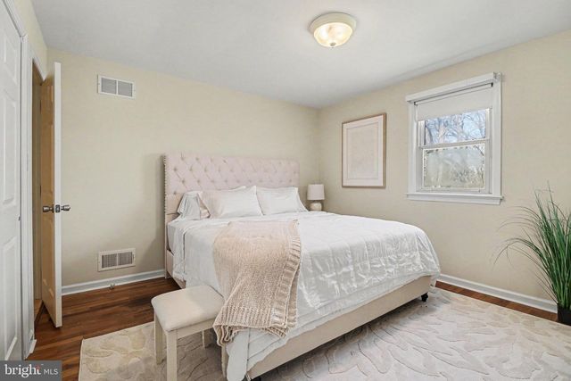 913 STEHMAN RD, Millersville, PA 17551