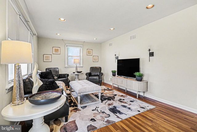 913 STEHMAN RD, Millersville, PA 17551