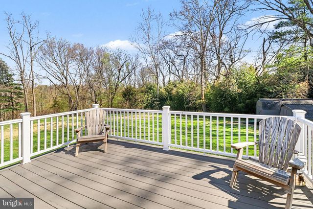 913 STEHMAN RD, Millersville, PA 17551