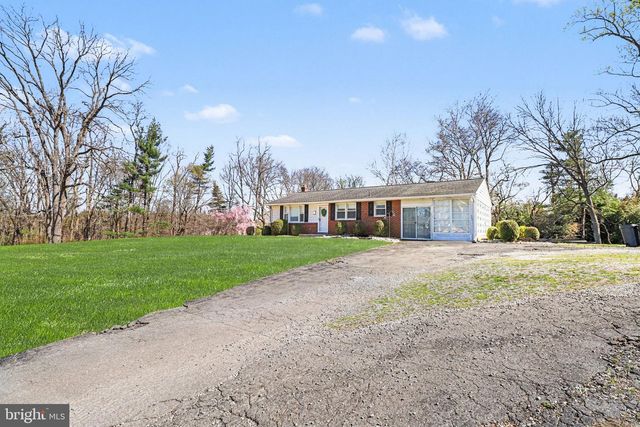 913 STEHMAN RD, Millersville, PA 17551