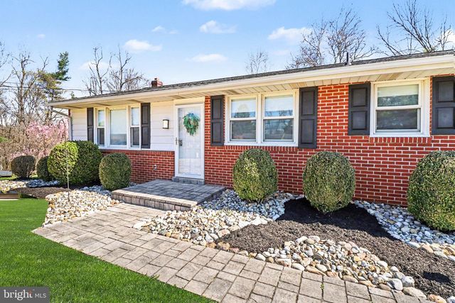 913 STEHMAN RD, Millersville, PA 17551