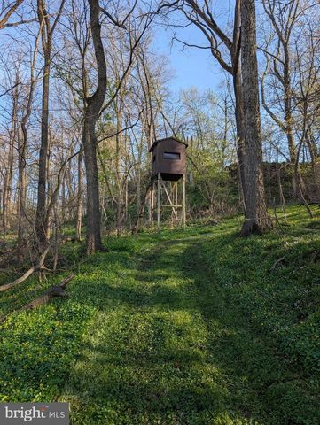 913 STEHMAN RD, Millersville, PA 17551