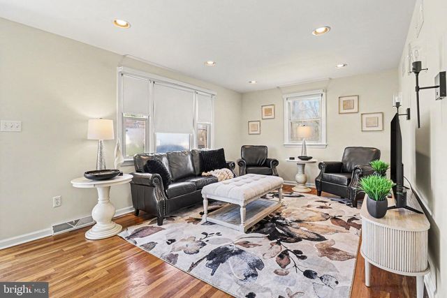 913 STEHMAN RD, Millersville, PA 17551