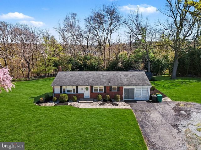 913 STEHMAN RD, Millersville, PA 17551