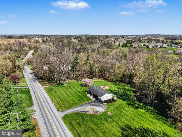 913 STEHMAN RD, Millersville, PA 17551