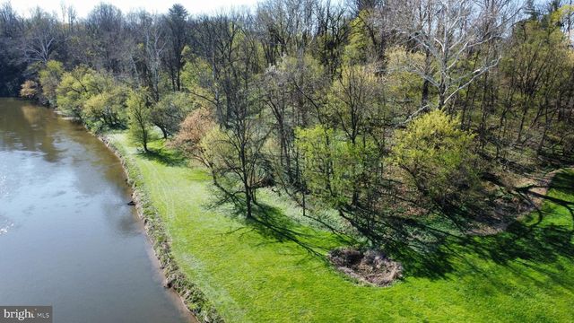 913 STEHMAN RD, Millersville, PA 17551