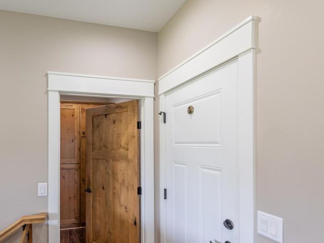 1290 Parkview Court, Shakopee, MN 55379