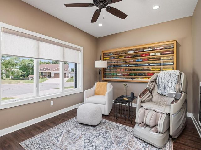 1290 Parkview Court, Shakopee, MN 55379