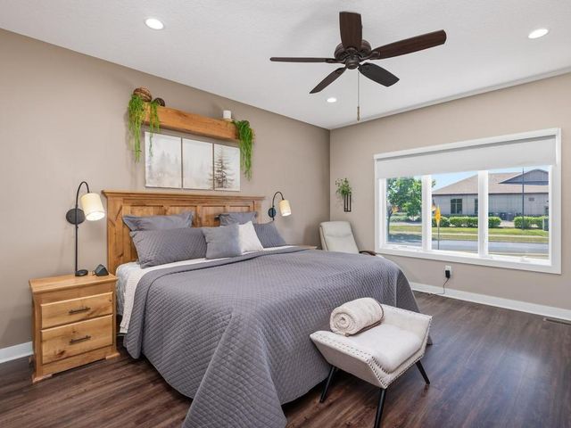 1290 Parkview Court, Shakopee, MN 55379