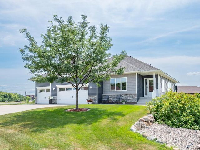 1290 Parkview Court, Shakopee, MN 55379
