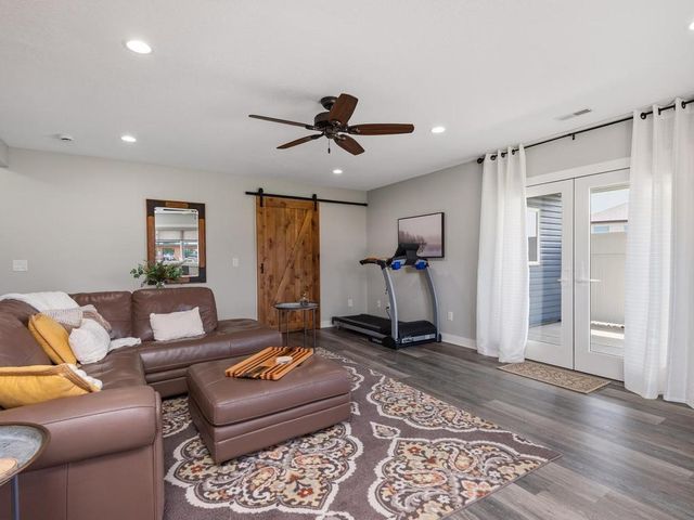 1290 Parkview Court, Shakopee, MN 55379