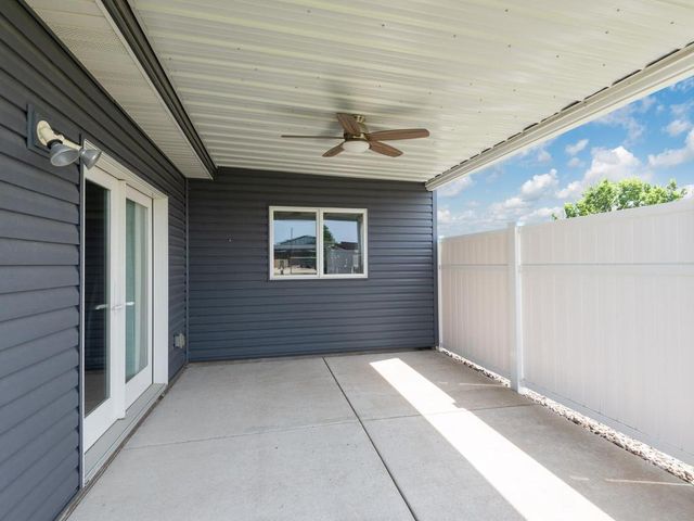 1290 Parkview Court, Shakopee, MN 55379