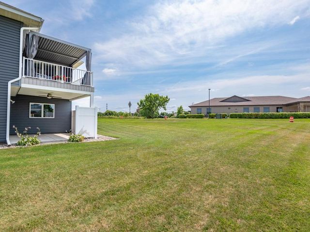 1290 Parkview Court, Shakopee, MN 55379