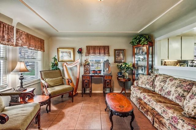1829 River Rd, Modesto, CA 95351