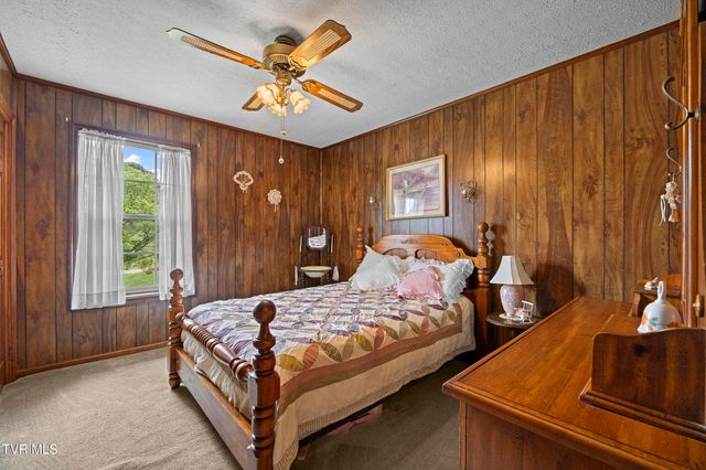340 West Hills Drive, Mosheim, TN 37818