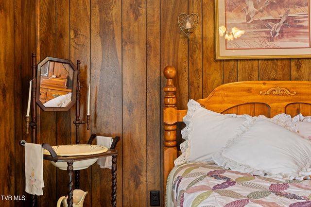 340 West Hills Drive, Mosheim, TN 37818